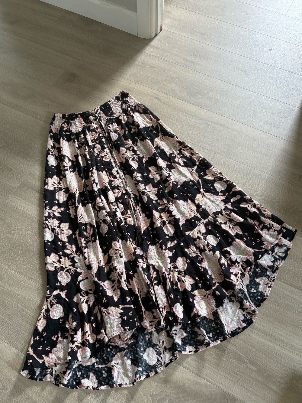 Rachel Zoe Black Maxi Skirt Peach Floral Print M Drawstring Tassels